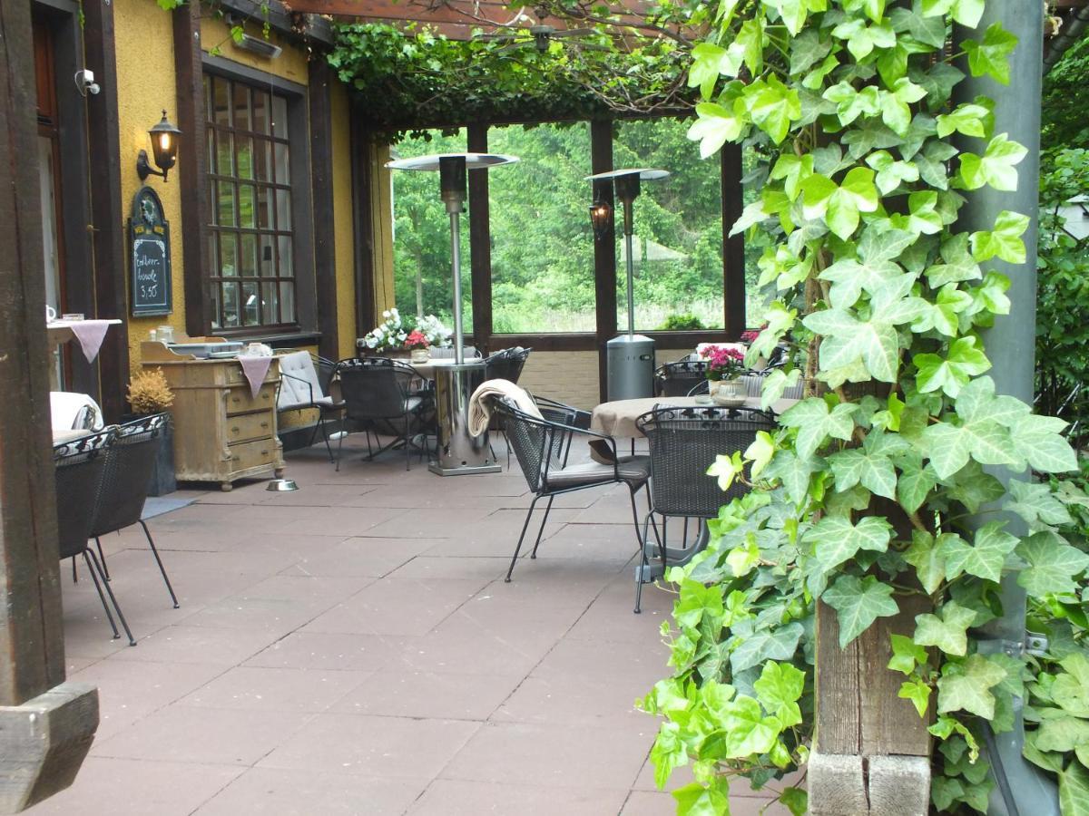 Hotel Holter Schlosskrug Schloß Holte-Stukenbrock Екстериор снимка